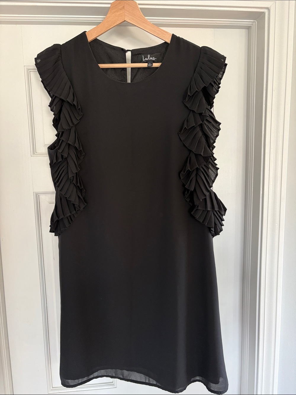 Lulu's Black Ruffle Sleeve Shift Dress